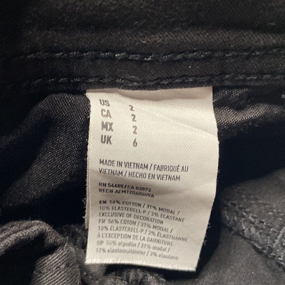 AMERICAN EAGLE Black MIDI Shorts - Picture 3 of 5